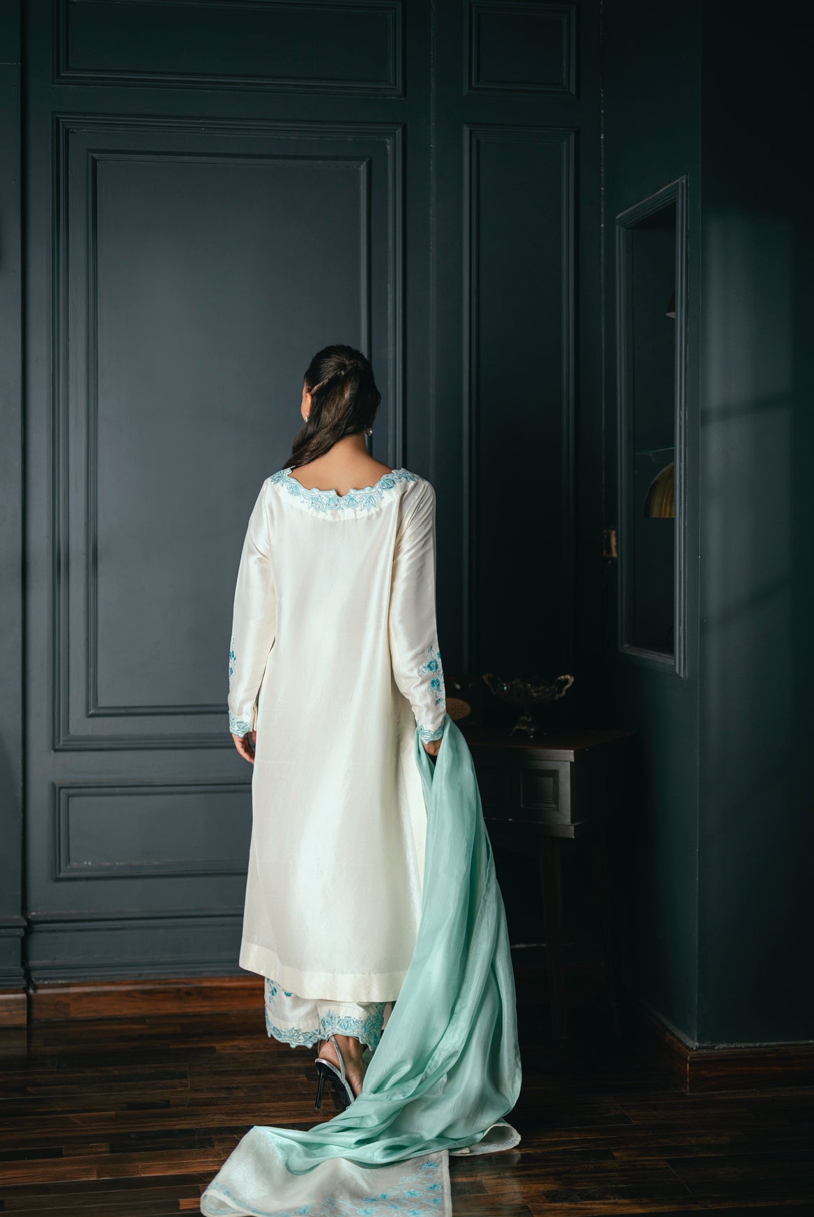 FARAH ZUBAIR - White Rawsilk
