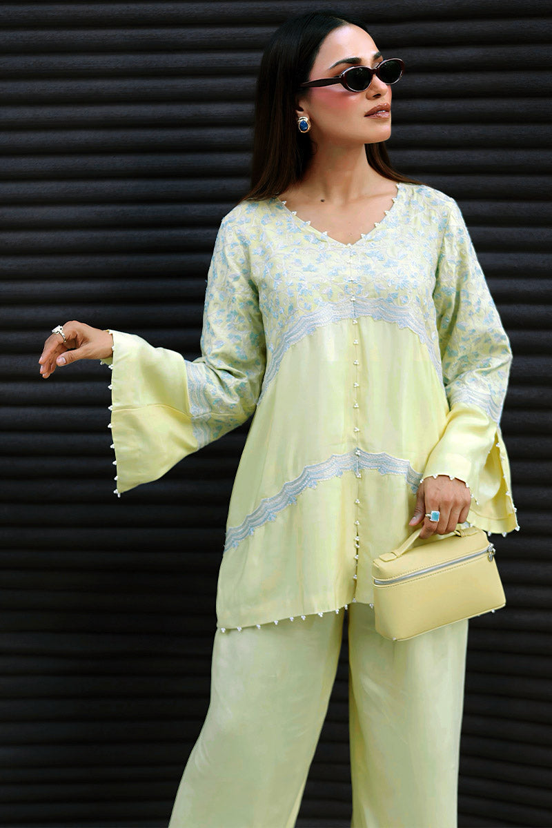 CHIC OPHICIAL - Buttery Yellow