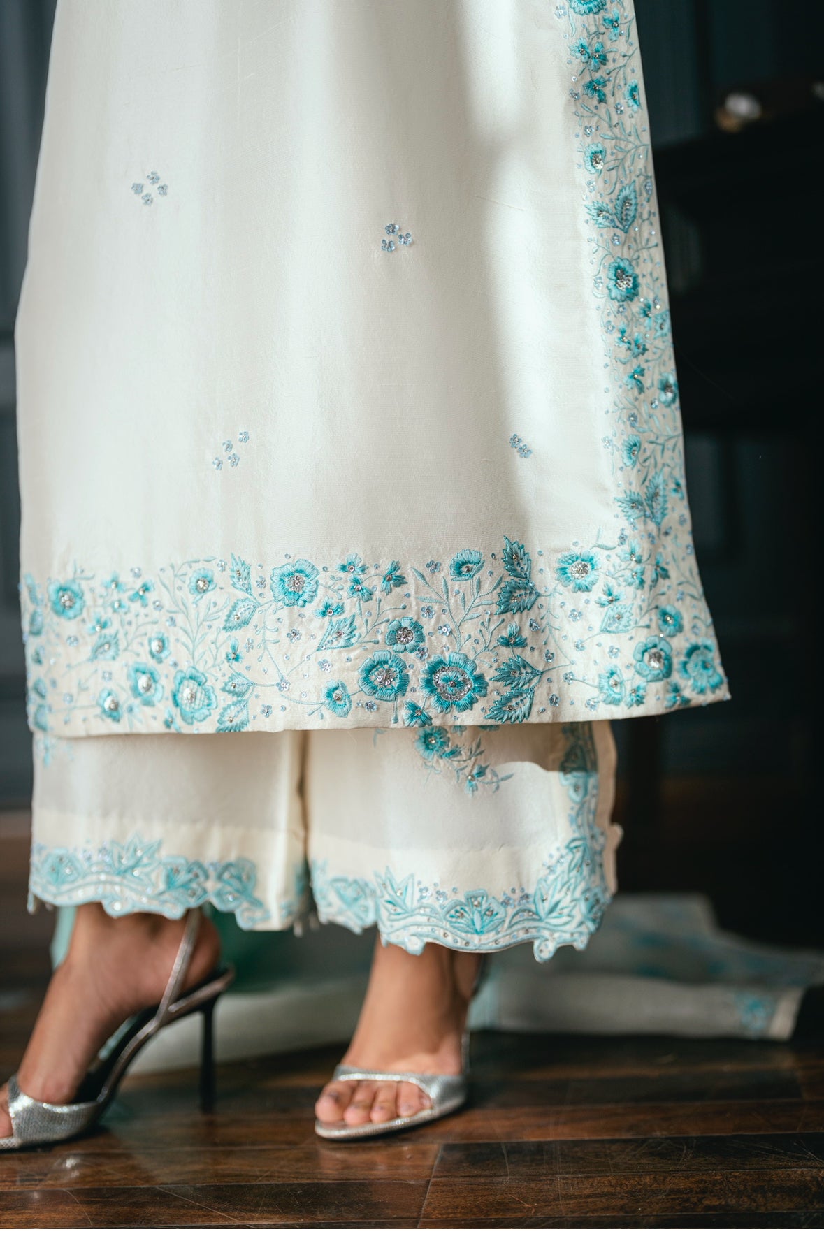 FARAH ZUBAIR - White Rawsilk