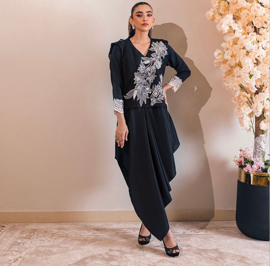 SARAH SHEERAZ - Ciara Black Modern Cut