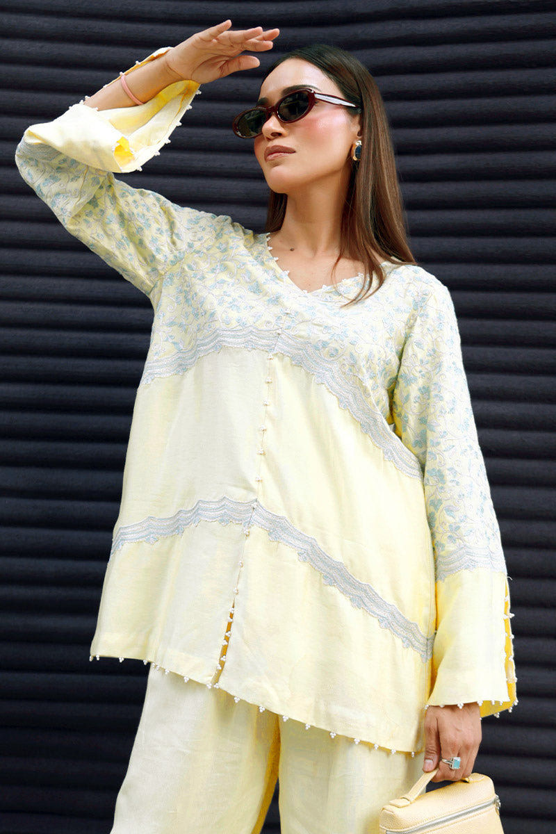 CHIC OPHICIAL - Buttery Yellow