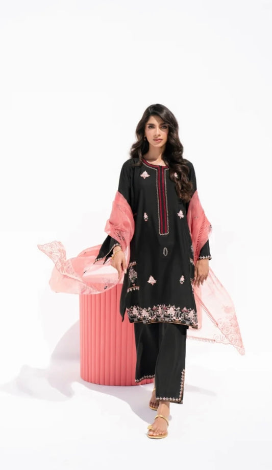 KOMAL LAKHANI - Black