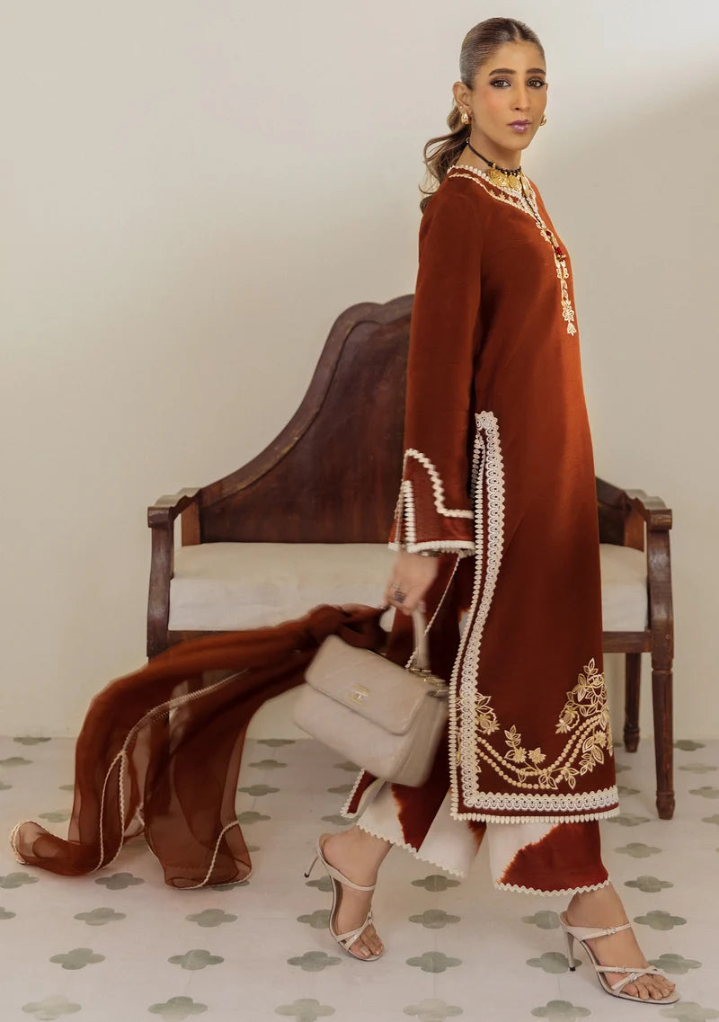 ZAINAB ZULFIQAR- Kainaz rust