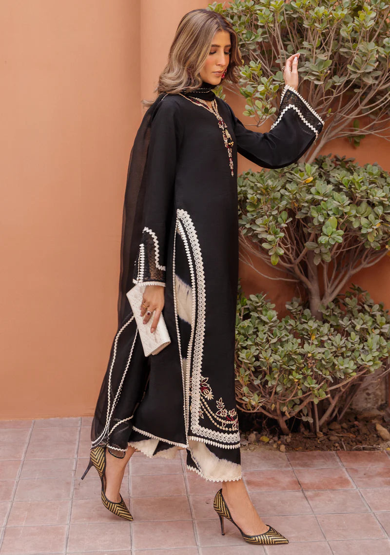 ZAINAB ZULFIQAR-Kainaz Black