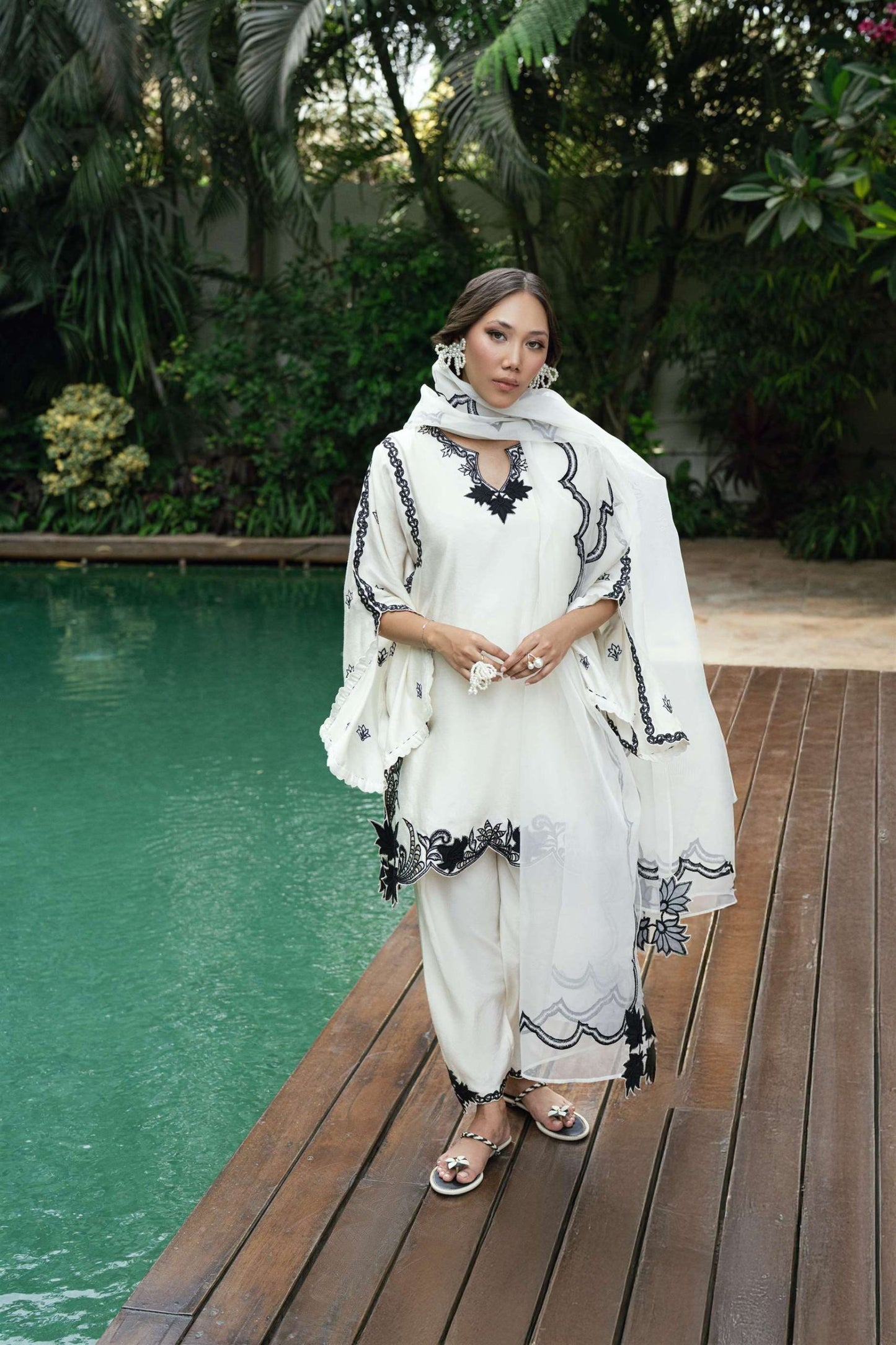 KARISHMA TALREJA - Lace