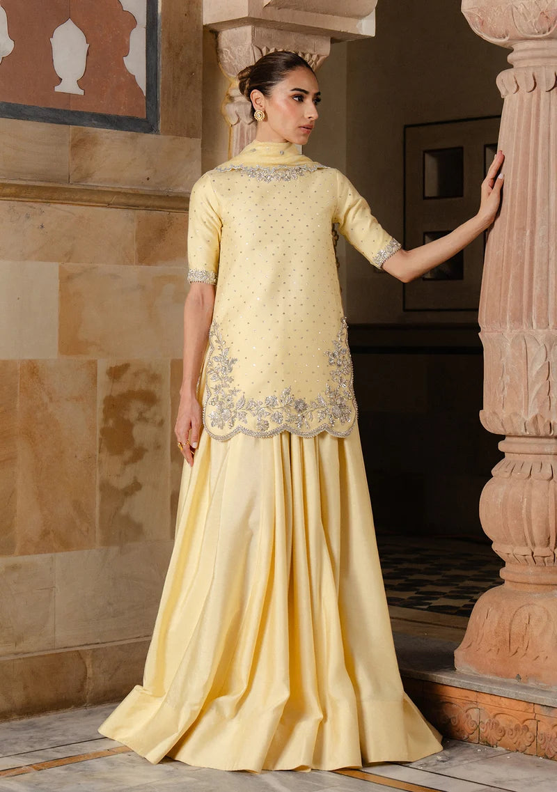 ZAINAB ZULFIQAR - Seren