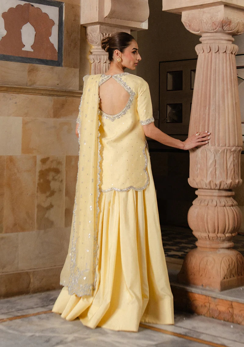ZAINAB ZULFIQAR - Seren