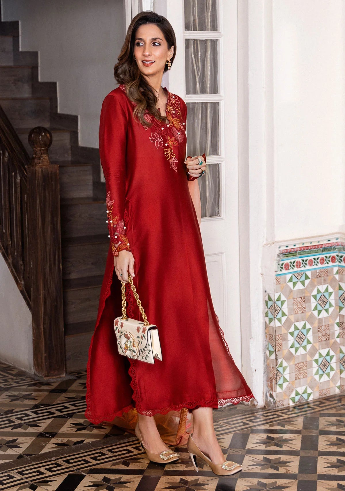 ZAINAB ZULFIQAR - Hana maroon