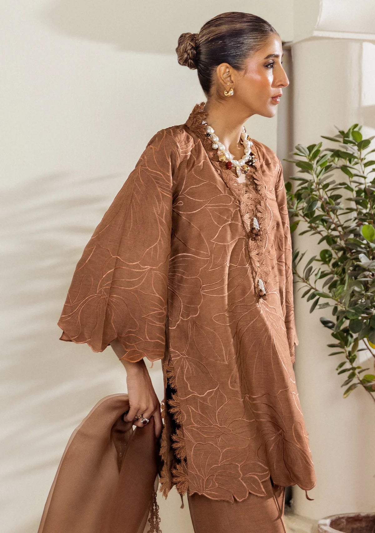 ZAINAB ZULFIQAR - Gul Brown