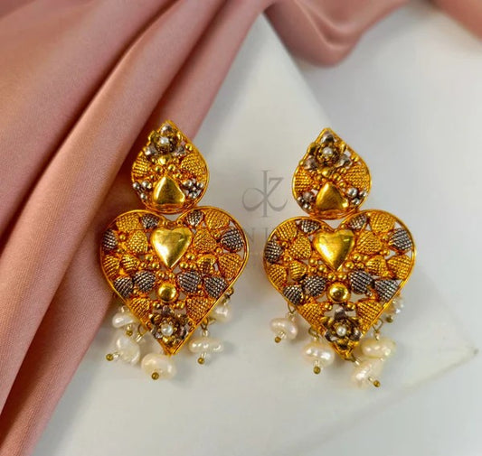 ZAHEEN KAMRAN - ANTIQUE WITH SILVER EARRINGS