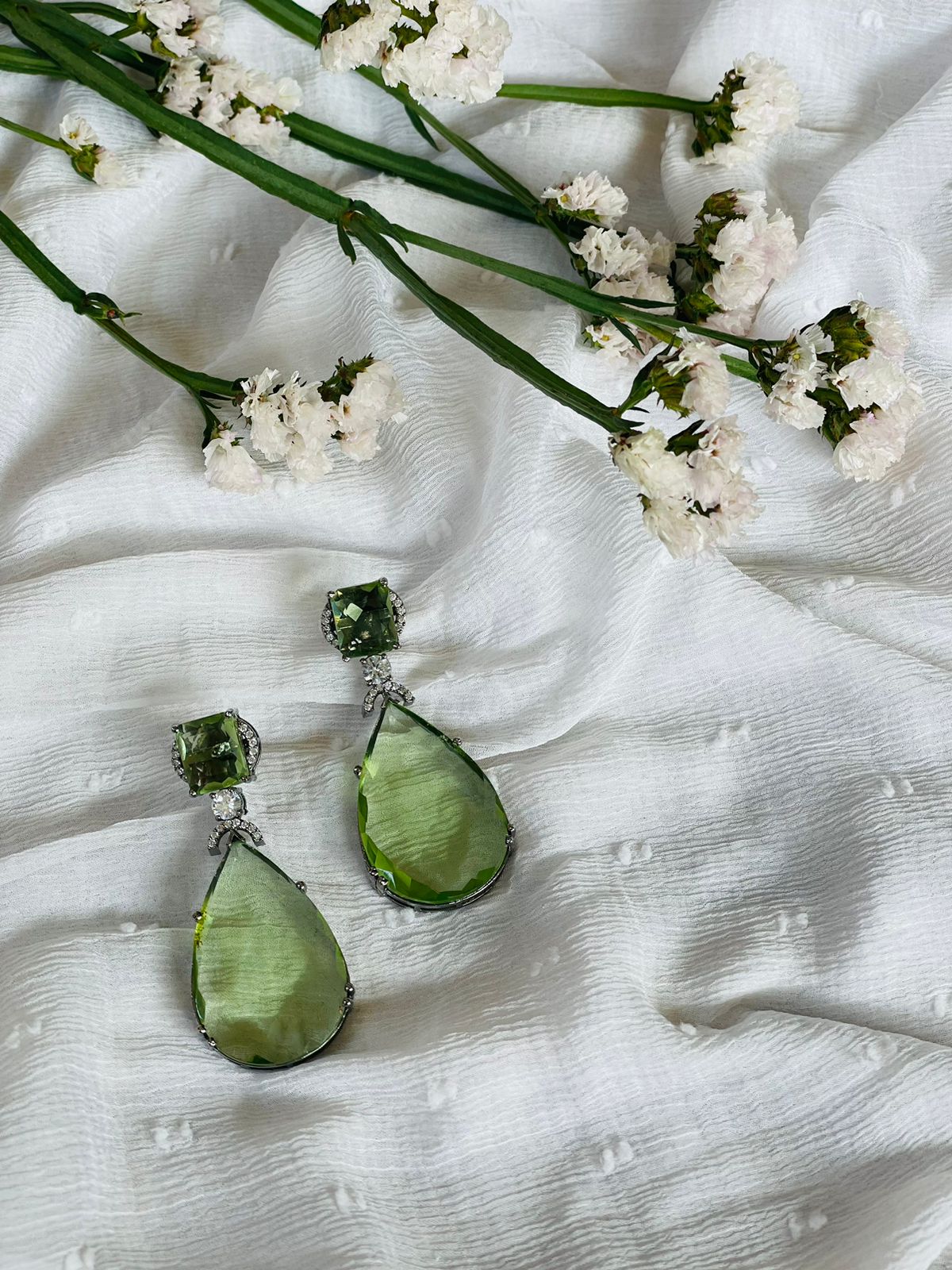 THE BUTTERFLY EFFECT JEWELRY - Two Layer Oval Shape with Light Green semi-precious stone